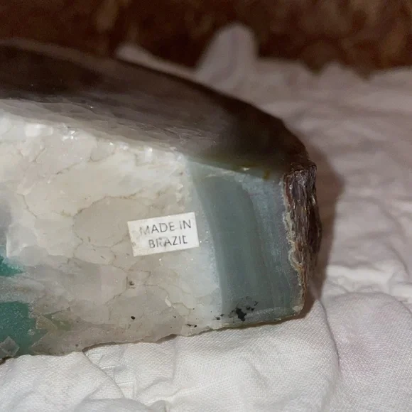 Vintage Natural Agate Geode with crystals.  Beautiful piece. - Picture 6 of 7